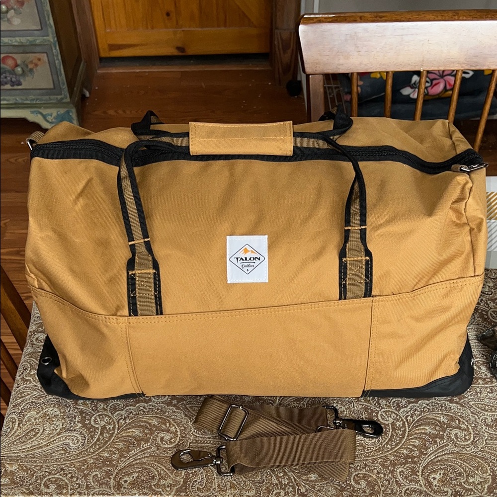 NEW Talon Outdoor Large Duffel Bag Canvas